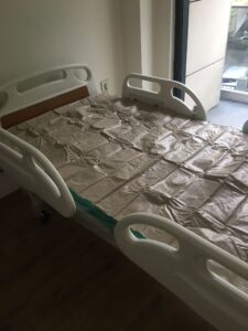 Yatak Yarasıyla Mücadelede Yenilikçi Çözümler: Konforlu ve Etkili Bakımın Anahtarı